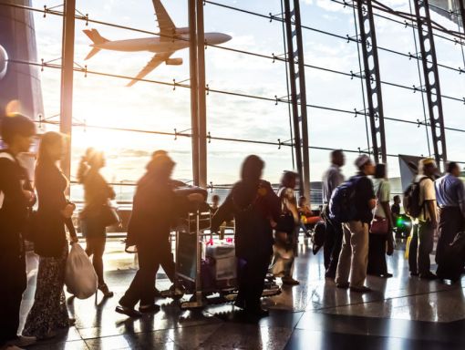 معظم عمال الخدمات المالية في رحلات العمل هم بحاجة ماسة للسرعة